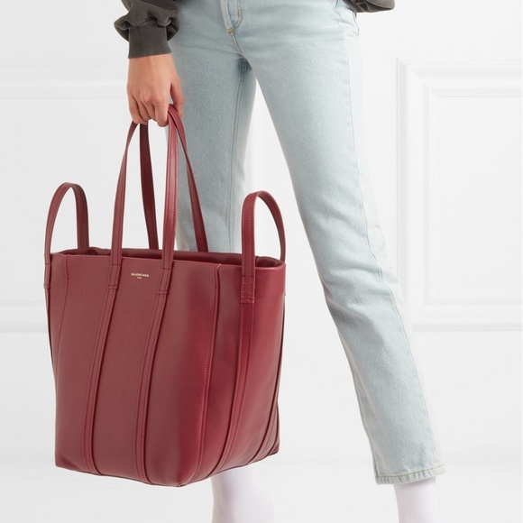 balenciaga cabas laundry tote